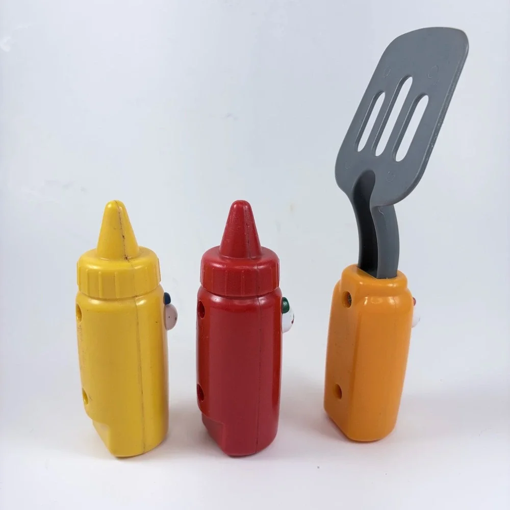 2002 Playskool Bobby Q Talking Grill Replacements Mustard Ketchup Spatula